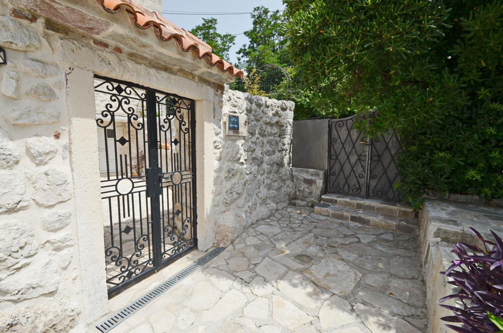 Apartments Mir I Dobro Kotor Buitenkant foto