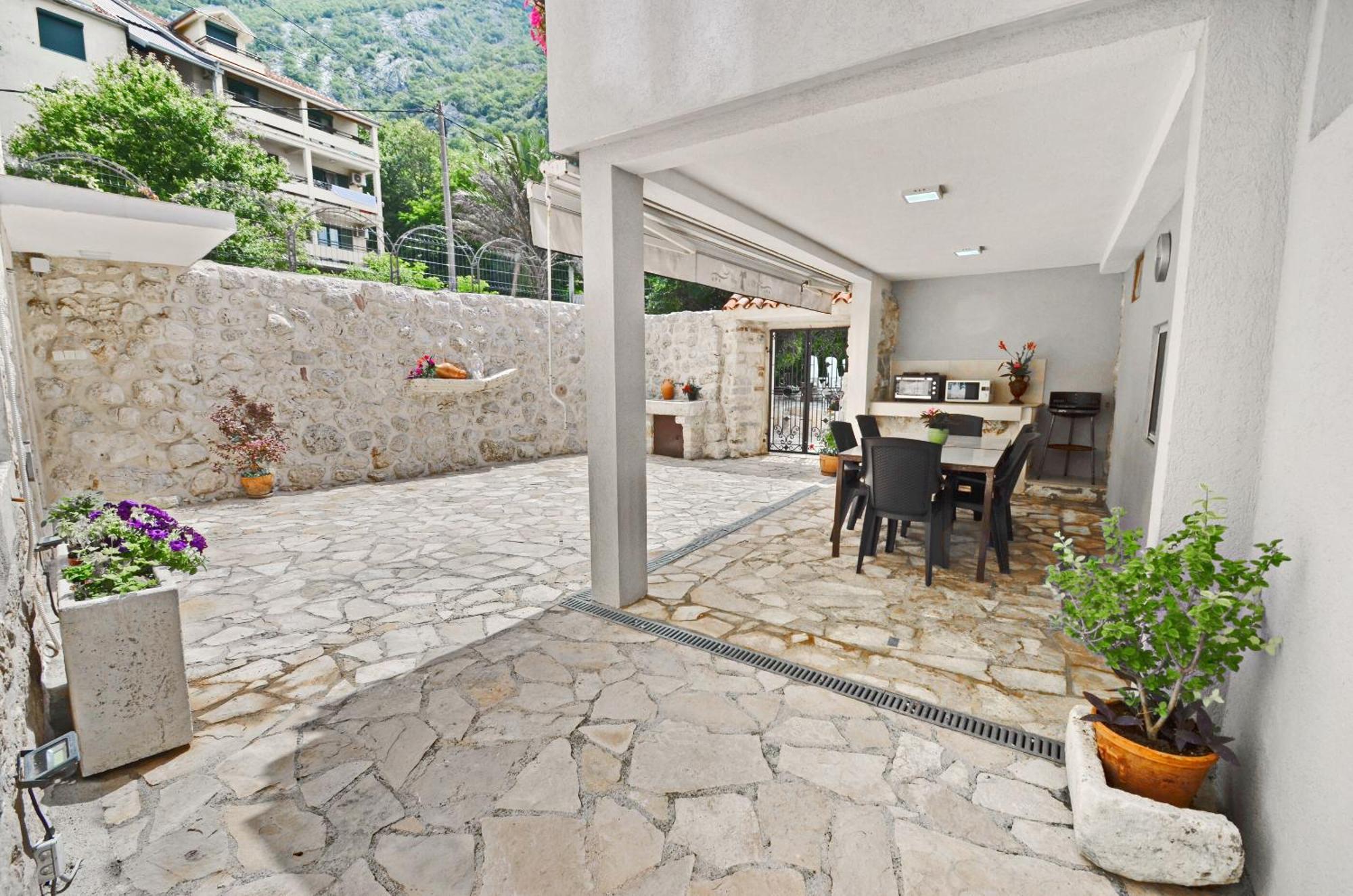 Apartments Mir I Dobro Kotor Buitenkant foto